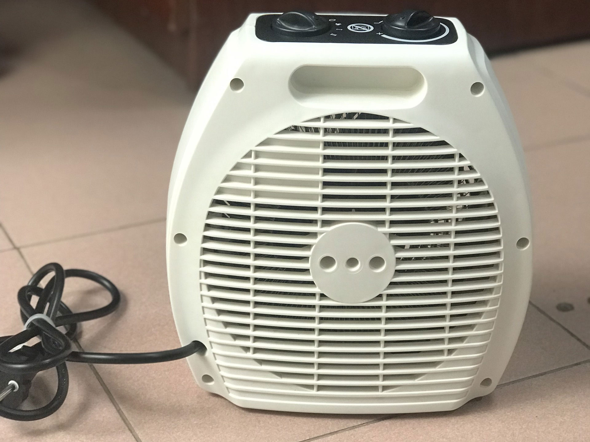 Quạt sưởi mini Dasin NF9025-20