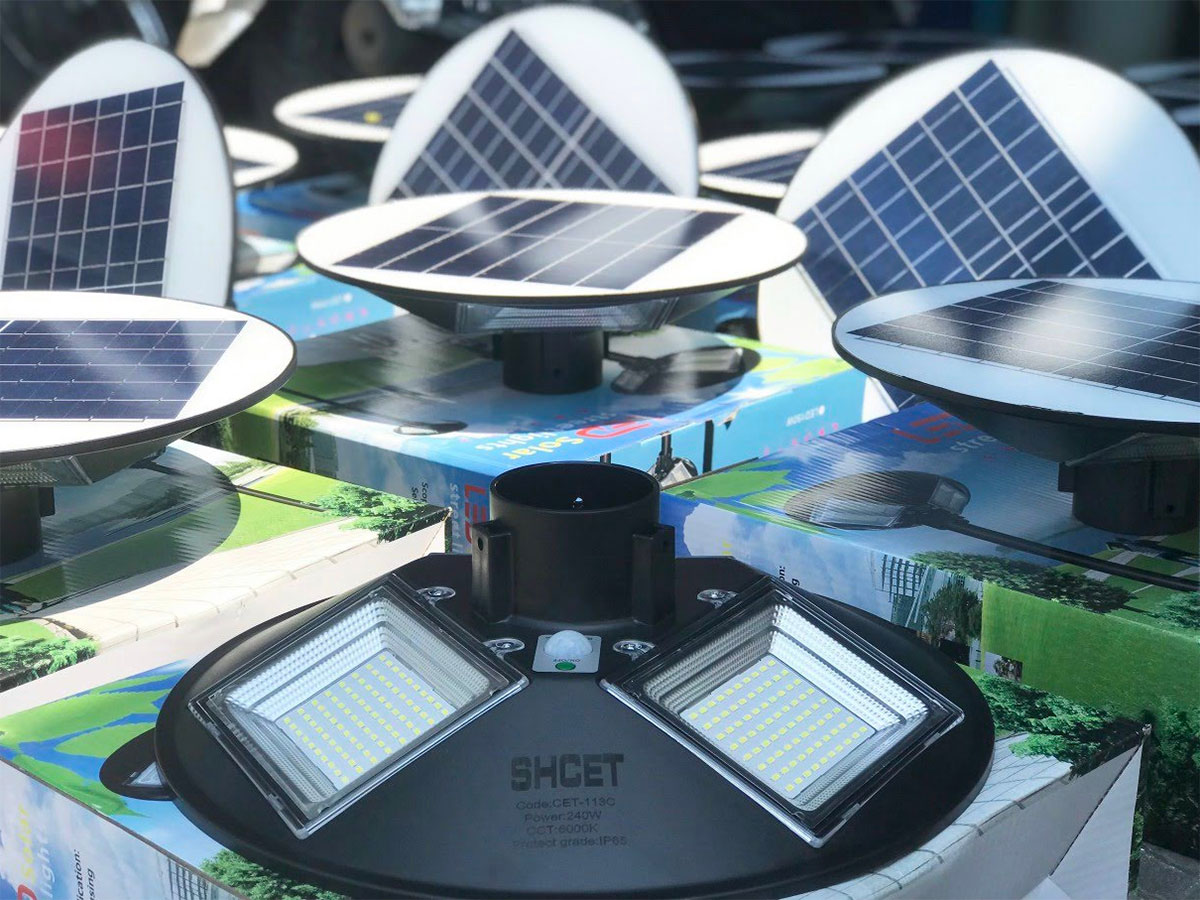 Đèn năng lượng mặt trời Solar SHCET CET-113C-240W (chiếu sáng 300m2)