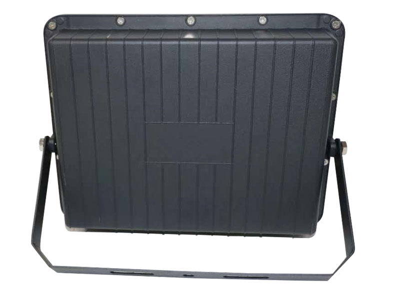 Đèn pha năng lượng mặt trời Solar CET-106B-120W (chiếu sáng 250m2)