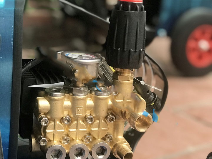 Máy rửa xe cao áp Hakuda HKD2600 (2600W)