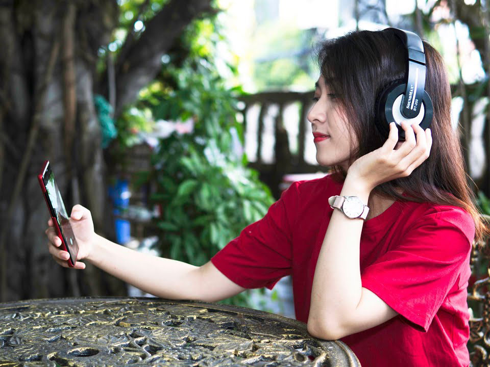 Tai nghe Bluetooth SoundMax BT200