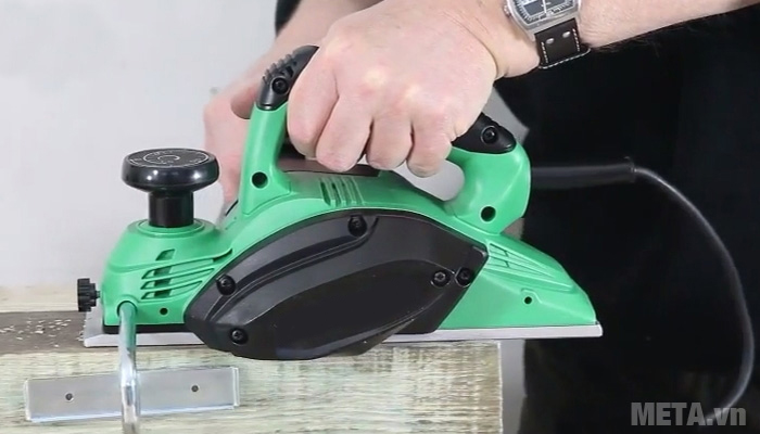 Máy bào 580W Hikoki P20ST