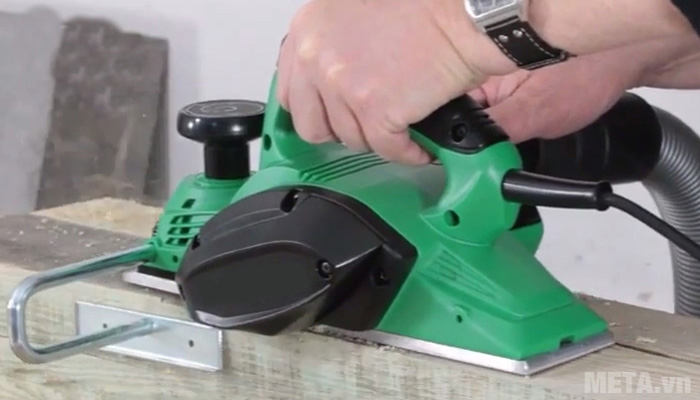 Máy bào 580W Hikoki P20ST