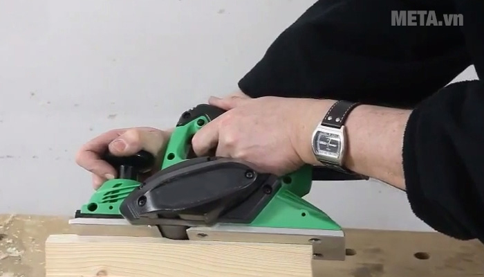 Máy bào 580W Hikoki P20ST