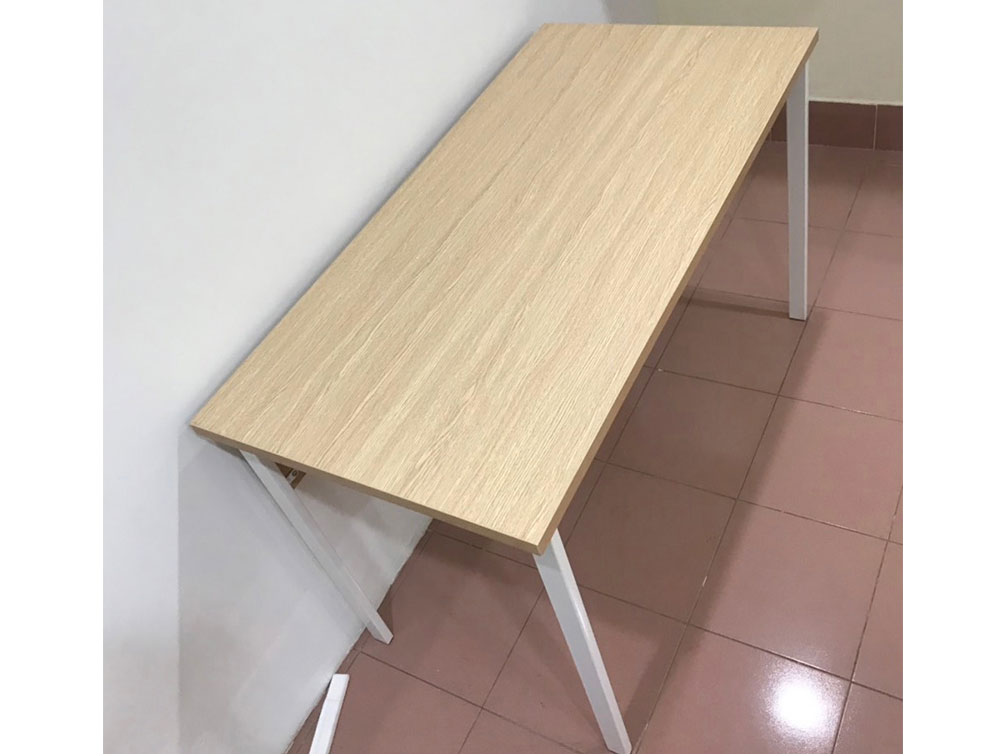 Bàn làm việc chân sắt yếm lửng Hòa Phát HR120SC9 (1200 x 600 x 750 mm)