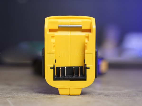 Thân máy mài góc dùng pin 18V Dewalt DCG405N (chưa pin, sạc)