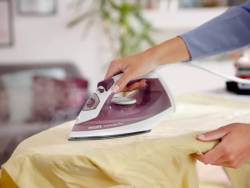 Bàn ủi hơi nước Philips GC1426/39