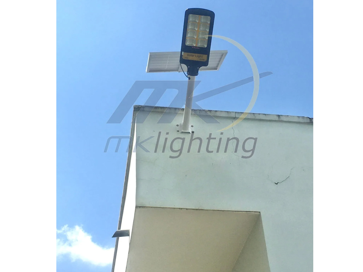 Đèn đường năng lượng mặt trời MK-68300 300W