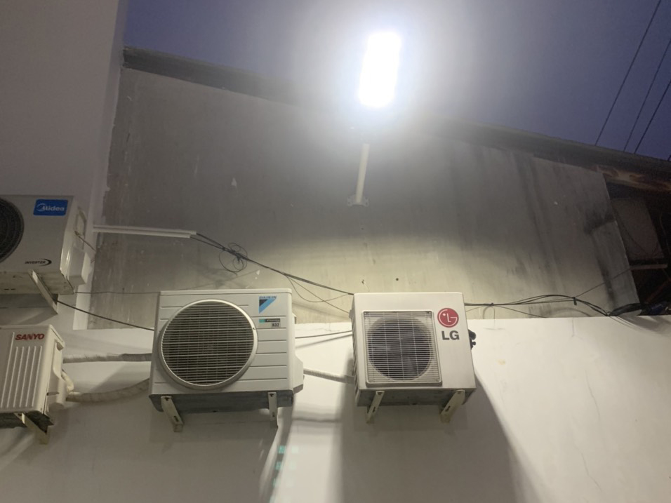 Đèn đường năng lượng mặt trời MK-66300 300W