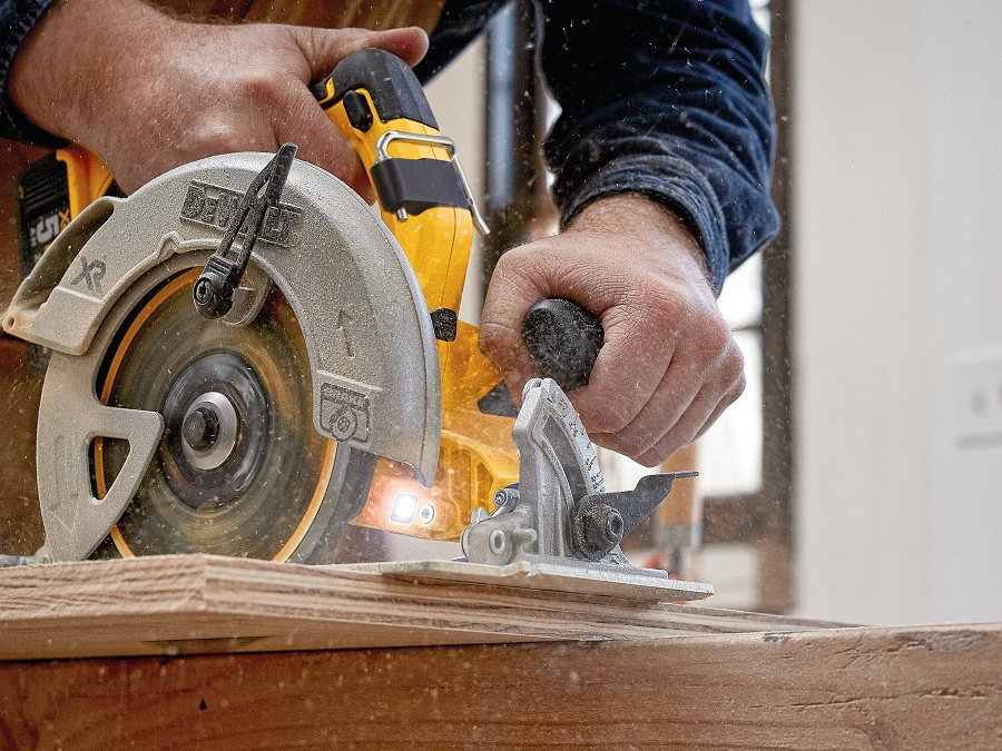 Máy cưa đĩa pin 18V Dewalt DCS570P2