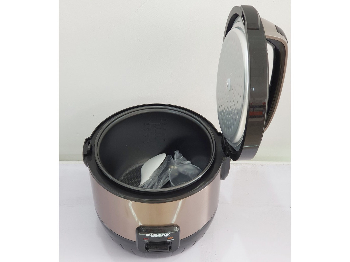 Nồi cơm điện Fumak FRC-18S 1.8 lít (màu đồng)