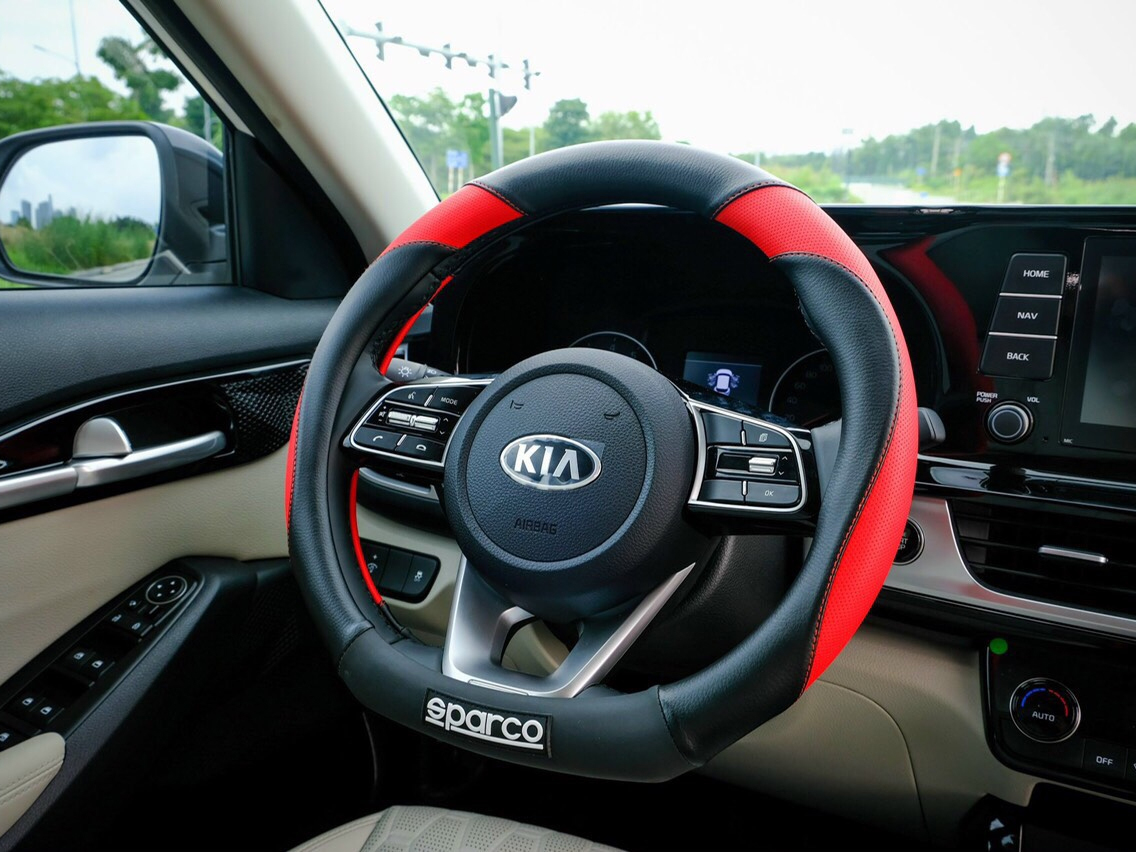 Bọc vô lăng Sparco 116RD