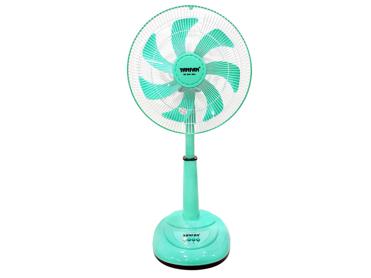Quạt lỡ thân nhựa YANFAN L828