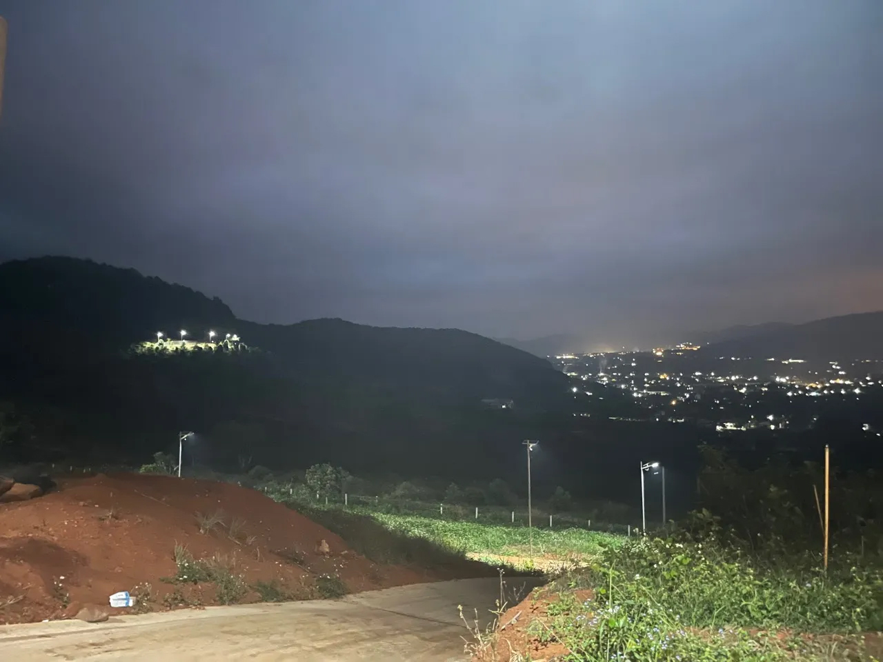 Đèn đường năng lượng mặt trời MK-68400 400W