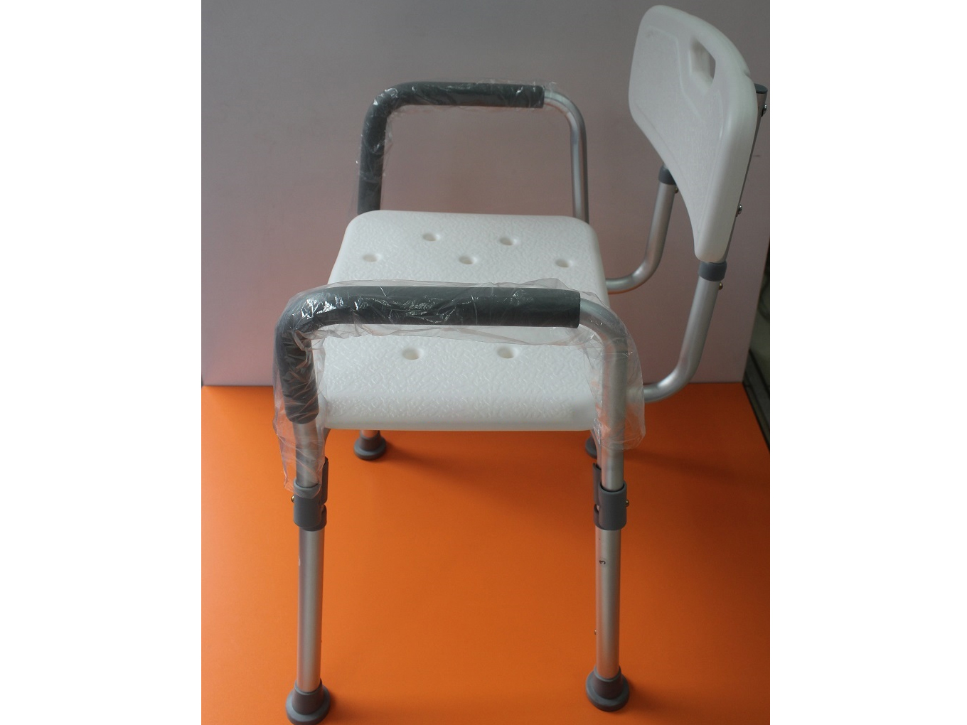 Ghế tắm cho bệnh nhân Suncare SC-6055B-KD có tay cầm