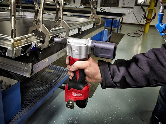 Thân máy bắn đinh rút Milwaukee M12 BPRT-0C (chưa pin, sạc)