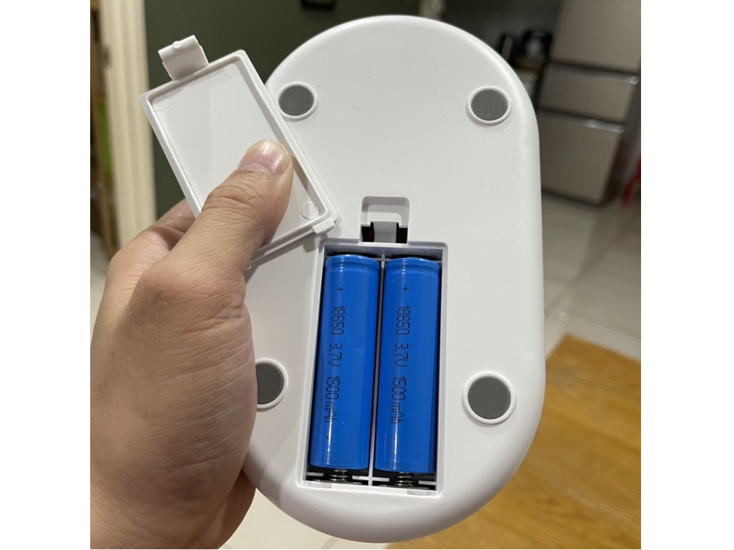 Quạt sạc đa năng Comet CRF1406