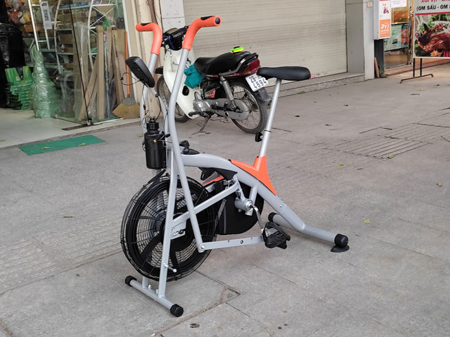 Xe đạp tập thể dục Tokado TK-800