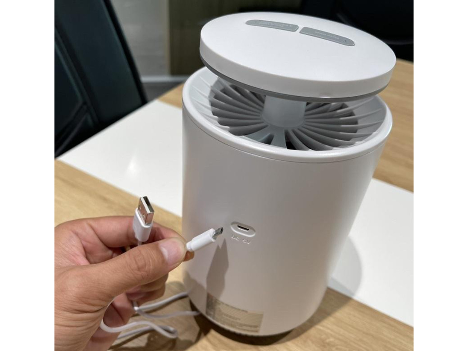 Đèn diệt muỗi Comet CM068