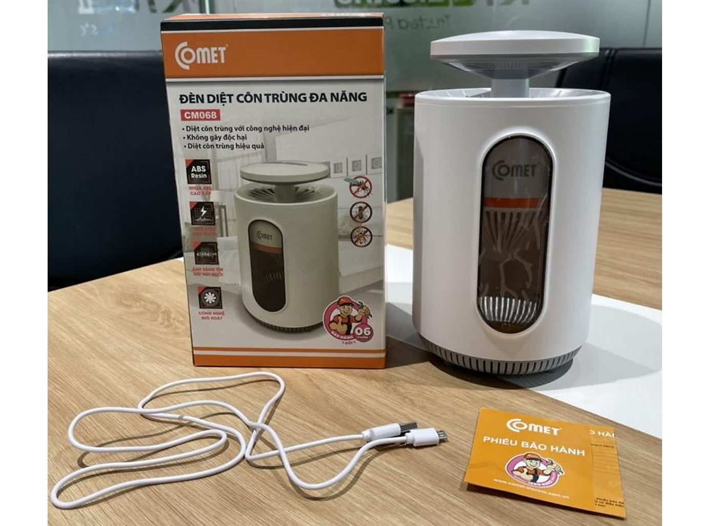 Đèn diệt muỗi Comet CM068