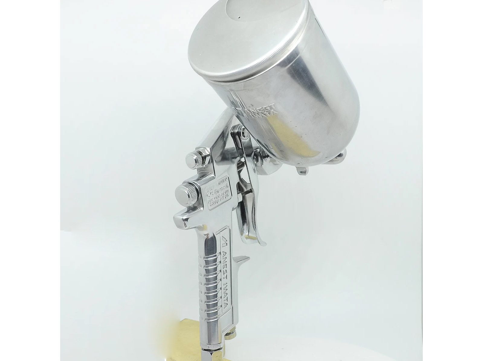 Súng phun sơn Anest Iwata W77-11G