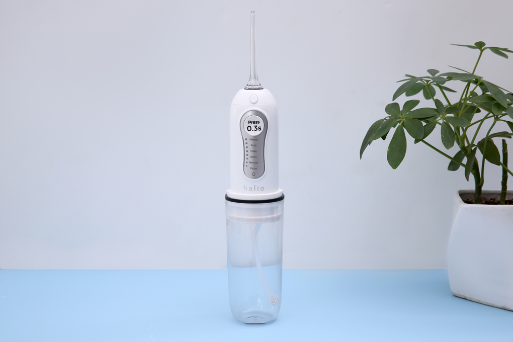 Máy tăm nước cầm tay Halio Professional Cordless Oral Irrigator