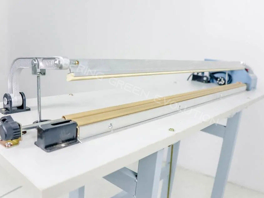 Máy hàn miệng túi dập chân FS01-40 (độ rộng miệng túi 40cm)