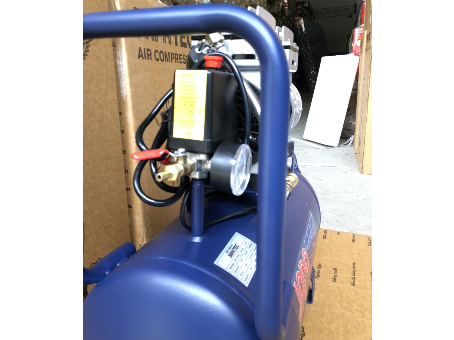 Máy nén khí không dầu 24L Japatec JPT-1F/24L