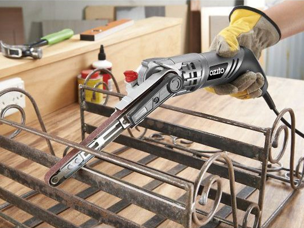 Máy chà nhám đai nhỏ Ozito FSR-3000