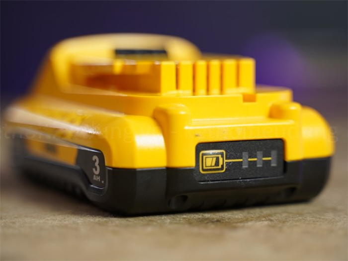 Pin Li-ion 18V-3.0Ah Dewalt DCB187