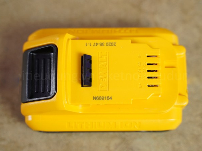 Pin Li-ion 18V-3.0Ah Dewalt DCB187