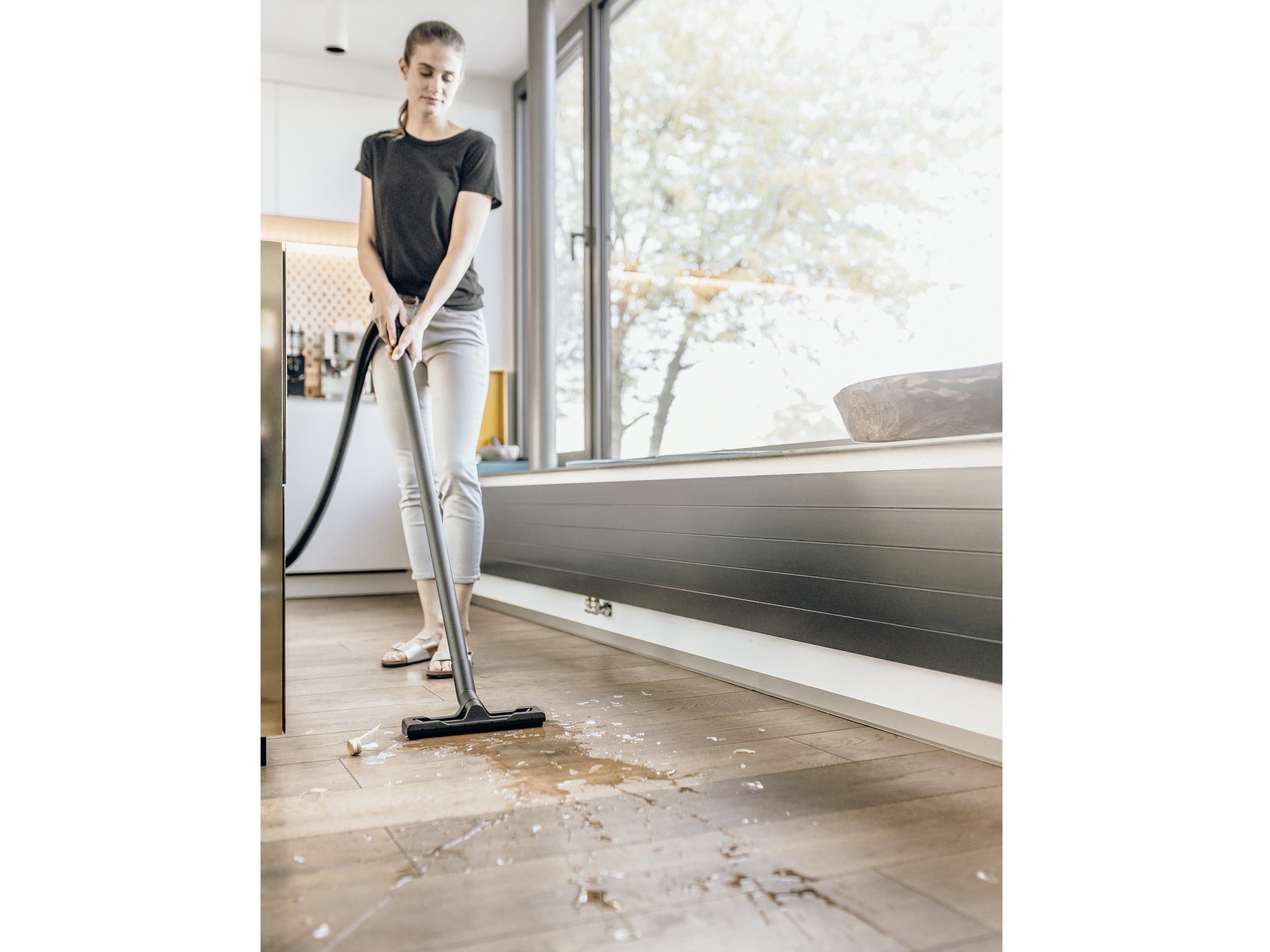 Máy hút bụi khô và ướt Karcher WD2 Plus V (1.628-009.0) - 12 lít