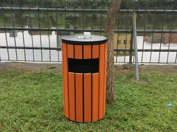 Thùng rác gỗ công cộng ngoài công viên Vietbin A78-C