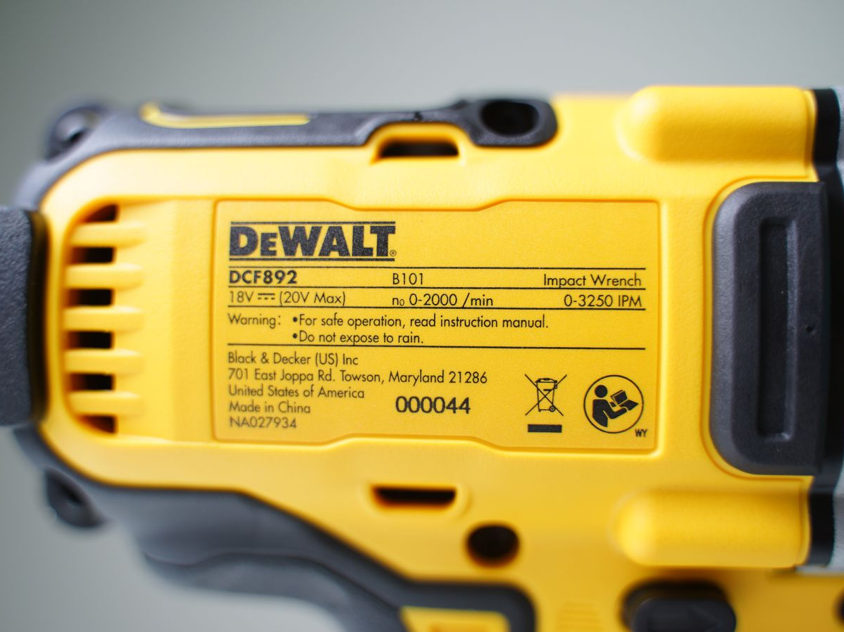 Thân máy vặn bu lông dùng pin 20V DeWalt DCF892N-B1 (Chưa pin, sạc)