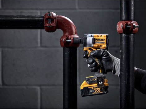 Máy siết bu lông dùng pin 20V Max DeWalt DCF921P2