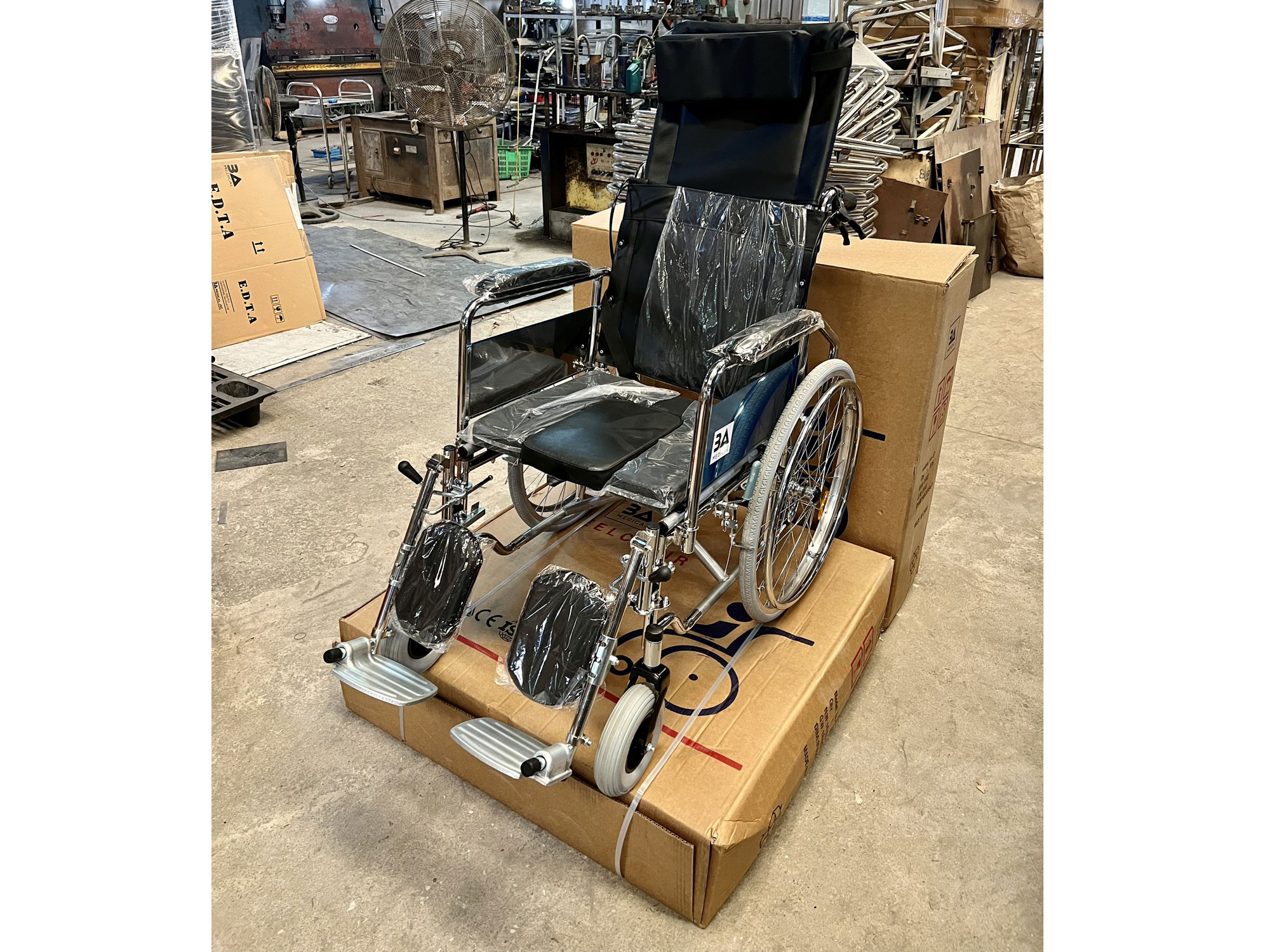 Xe lăn tay bô ngả có phanh X7