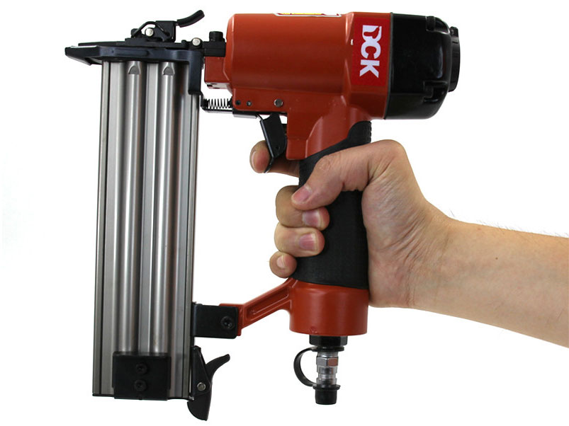 Súng bắn đinh thẳng dùng hơi DCK KF50