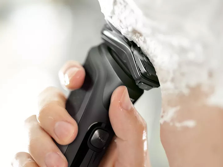 Máy cạo râu khô và ướt Philips S5582/20
