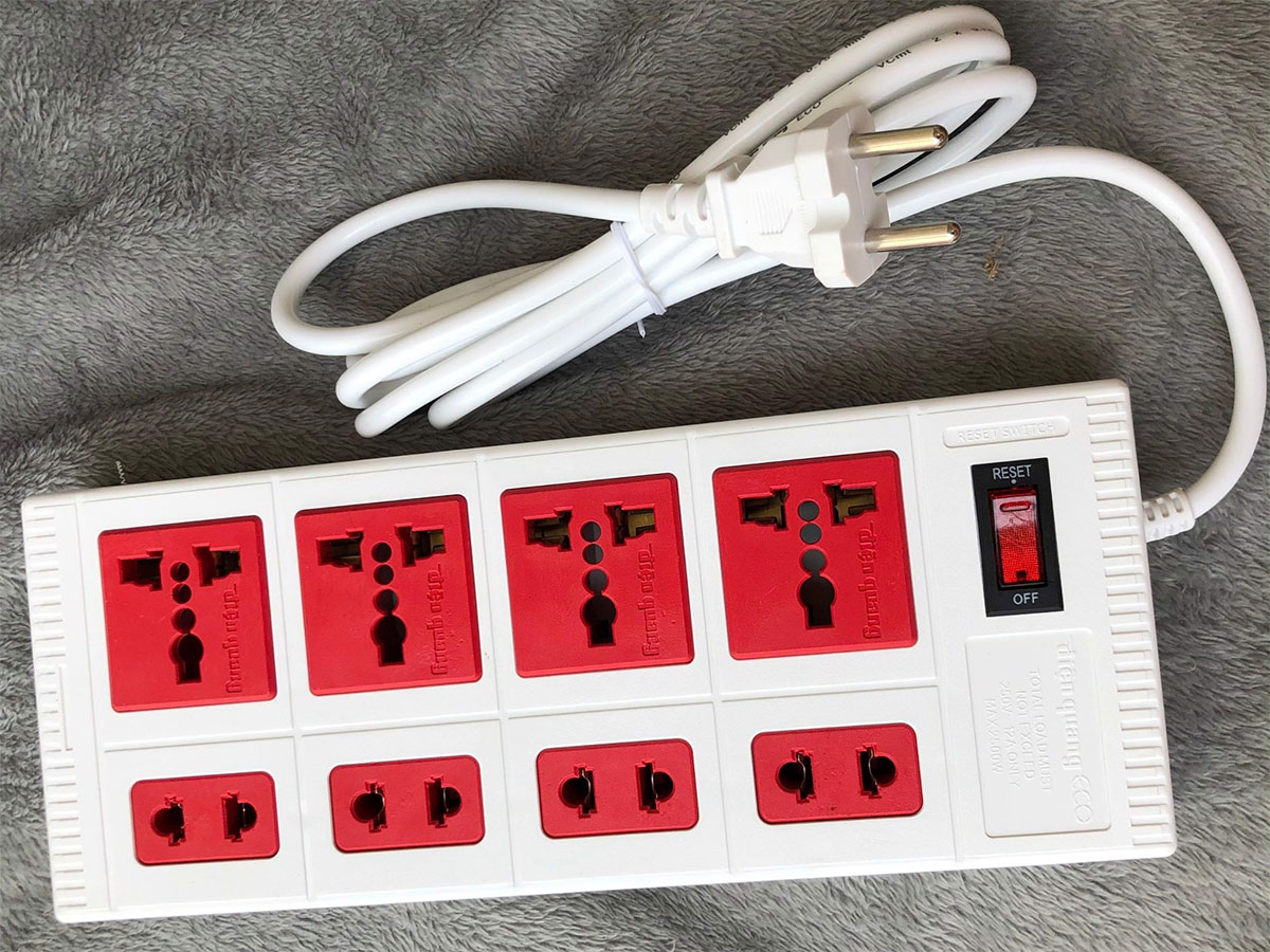 Ổ cắm Điện Quang ECO ĐQ ESK 8ECO (8 lỗ)