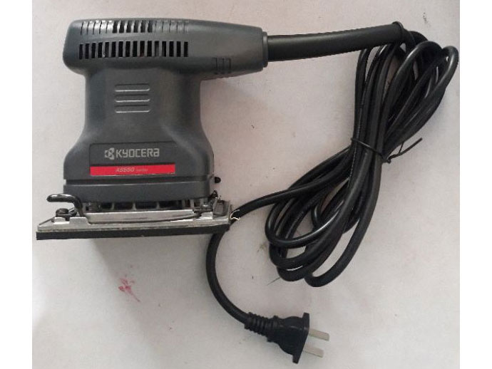 Máy chà nhám cầm tay 550W Kyocera AS550