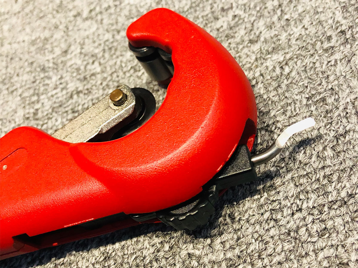 Dụng cụ cắt ống nhỏ với 4 con lăn dẫn hướng Holex 818305