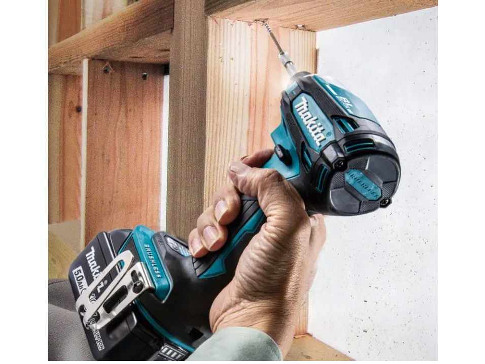 Máy vặn vít dùng pin Makita 18V DTD172RTE (SET 5Ah) - META.vn