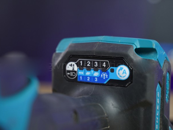 Máy vặn vít dùng pin Makita TD001GZ (40V Max, chưa kèm pin và sạc)