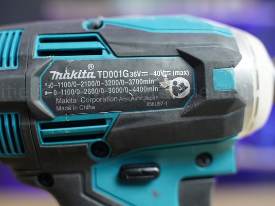 Máy vặn vít dùng pin Makita TD001GZ (40V Max, chưa kèm pin và sạc)