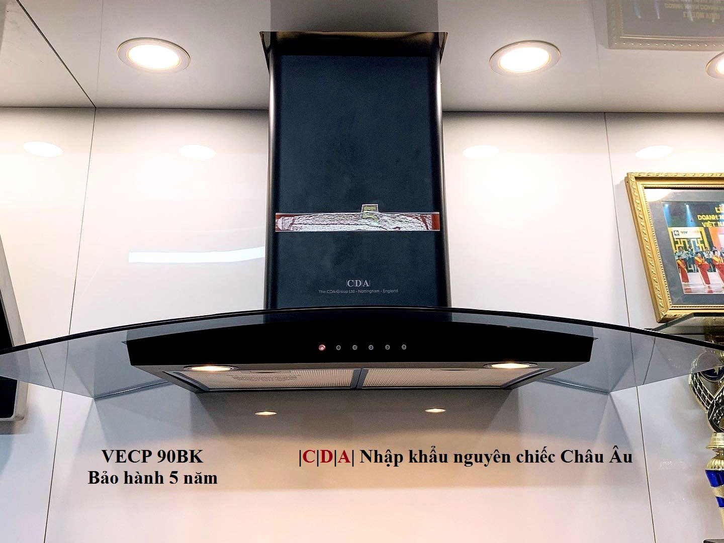 Máy hút mùi kính cong CDA VECP90BK