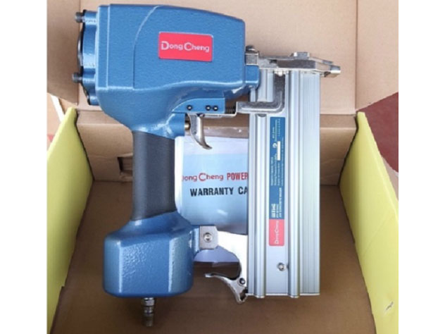 Súng bắn đinh bê tông Dongcheng D02-ST64C