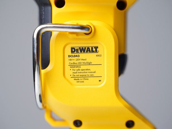 Đèn LED dùng pin DeWalt DCL043N-KR (Chưa pin, sạc) 20V max