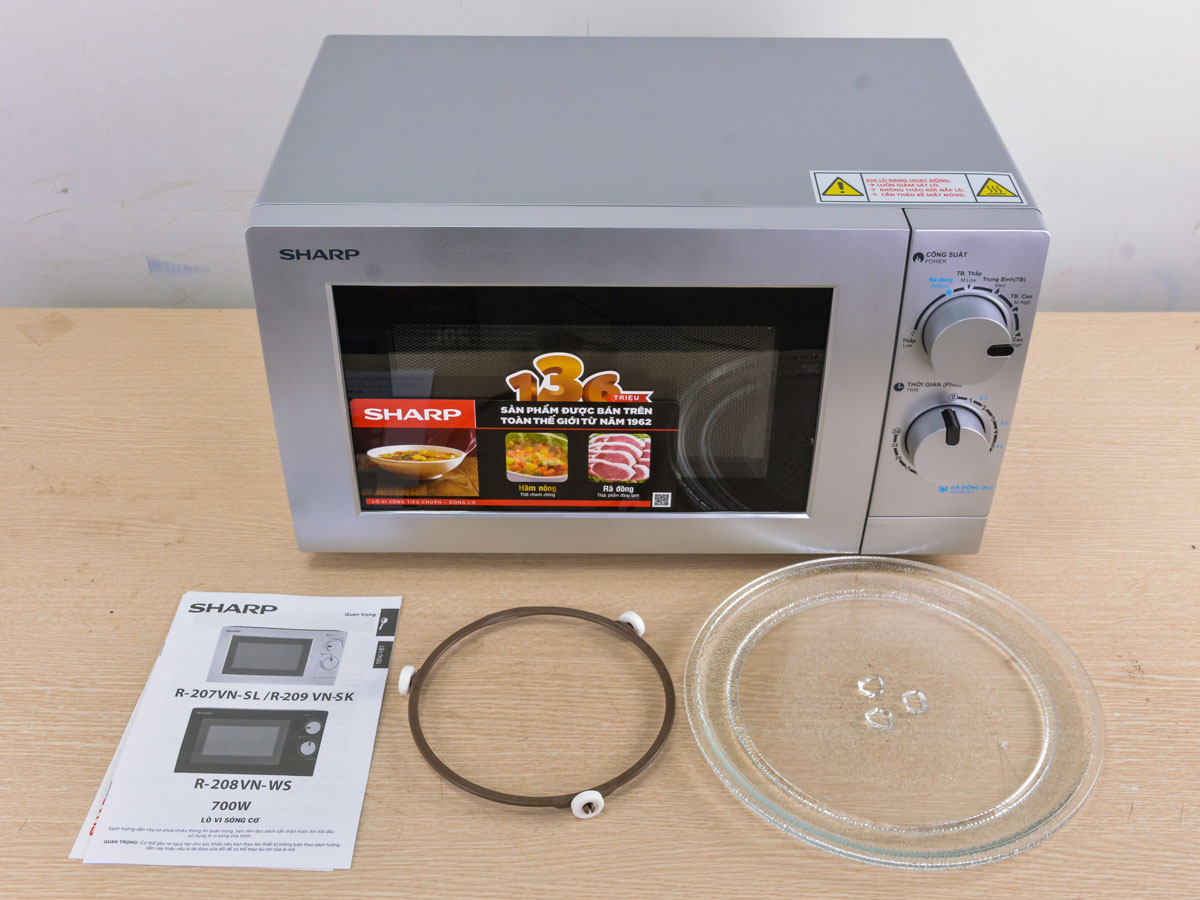 Lò vi sóng Sharp R-207VN-SL (20 lít)