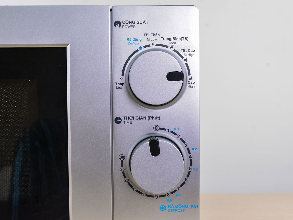 Lò vi sóng Sharp R-207VN-SL (20 lít)