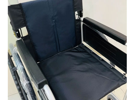 Xe lăn Miki USG-1 siêu nhỏ nhẹ